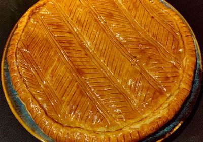 Galette des rois entiere.jpeg